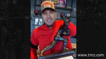 Luke Bryan Casts Curse On Florida Using Tim Tebow's Heisman, Go Dawgs!