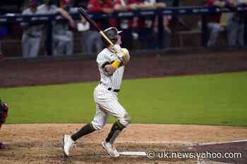 Baseball Digest picks Cronenworth, Lewis as rookies of year