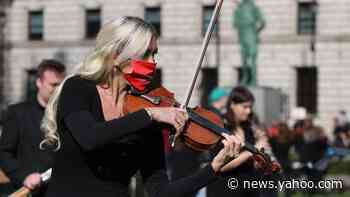 More calls for help for arts freelancers who 'face using food banks' - Yahoo News