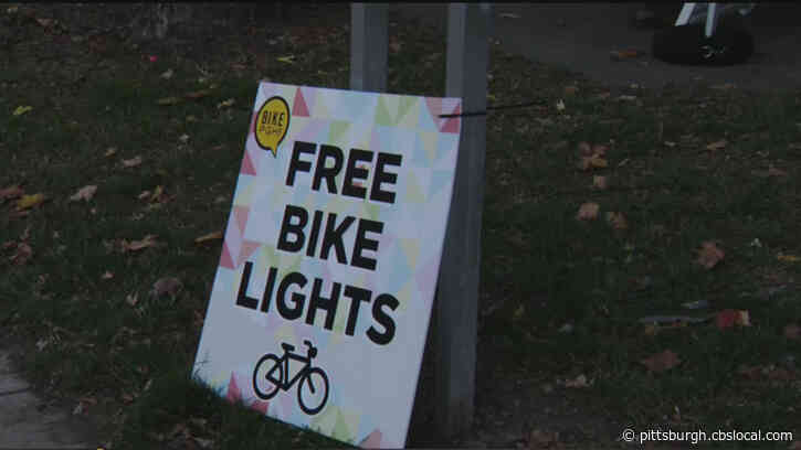 BikePGH Provides Cyclists With Free Lights