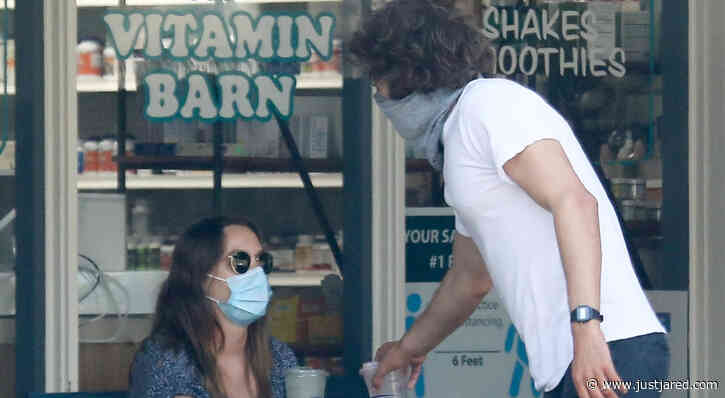 Leighton Meester & Adam Brody Meet Up with a Friend for Some Fresh Juice