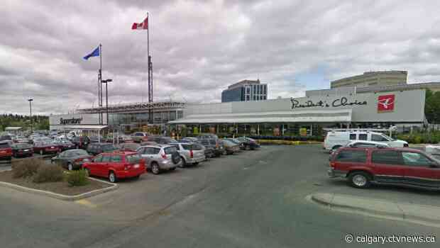 Six workers at Calgary grocery stores tested positive for COVID-19 this week