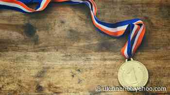 Why I’d buy UK shares in an ISA instead of gold to get rich during the economic downturn