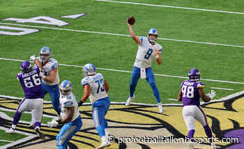 Matthew Stafford leaves game after hit