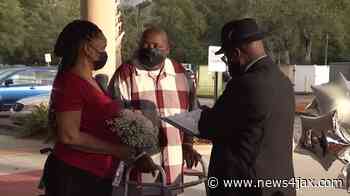 Coronavirus survivor & fiancée marry outside Orange Park Medical - WJXT News4JAX