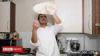 Covid-19: Bristol chef who lost all his work starts selling own pizza