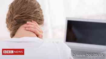 Covid: Romance fraudsters 'target lonely' in lockdown