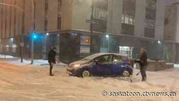 Saskatoon snow-clearing crews making progress after weekend’s winter blast