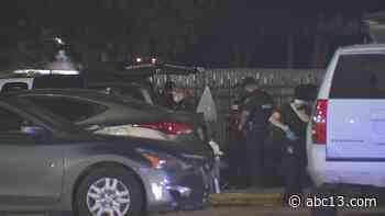 Man found shot to death inside car at west Houston apartment complex - KTRK-TV