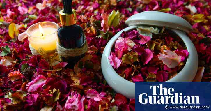 UK sales of scented candles soar as Covid restrictions tighten