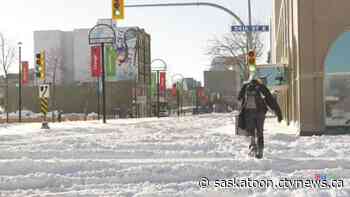 Crews make progress clearing Saskatoon roads, but city says conditions still dangerous