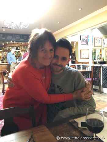Man runs virtual New York marathon to thank hospital for caring for his mum during her cancer treatment - St Helens Star