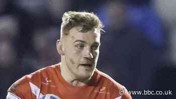 Matty Lees: St Helens forward signs new two-year contract extension - BBC Sport