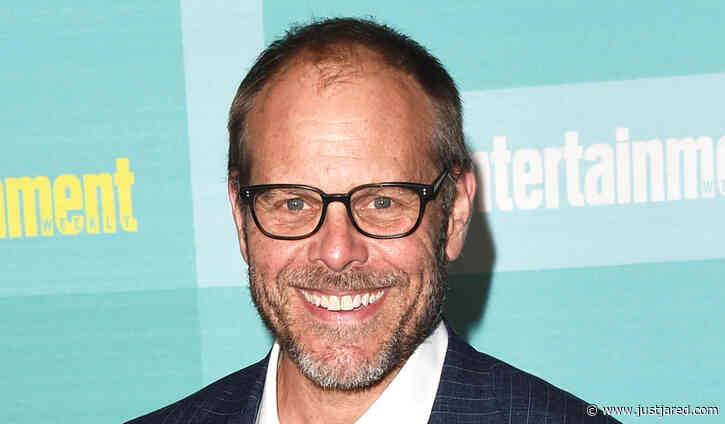 Celebrity Chef Alton Brown Says He's a Conservative, Fires Back at Fan Who Is Disappointed