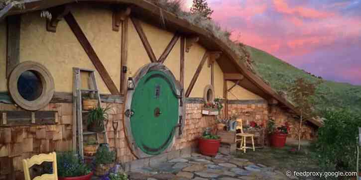 10 of the coolest Airbnbs in the US, from a boxcar bunkhouse to an underground hobbit home