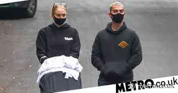 Sophie Turner wears ‘vote’ hoodie on stroll with Joe Jonas and baby girl - Metro.co.uk