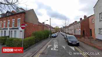 Coronavirus: South Belfast house party leads to 40 Covid fines - BBC News