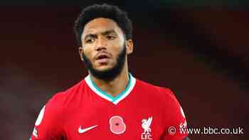 'We're hoping and praying' - Gomez set for scans on 'upsetting' knee injury