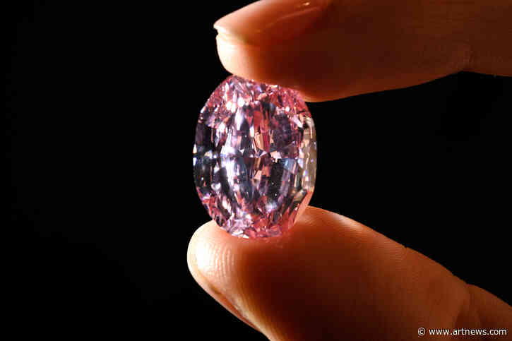 Record Setting Purple-Pink Diamond from Russia Sells for $26.6 M. at Sotheby’s