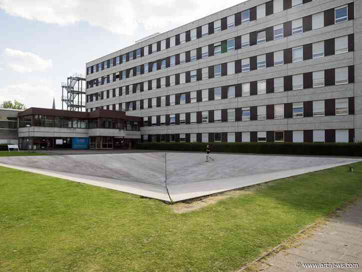 Iconic Bruce Nauman Sculpture in Germany Removed to Make Way for University Building