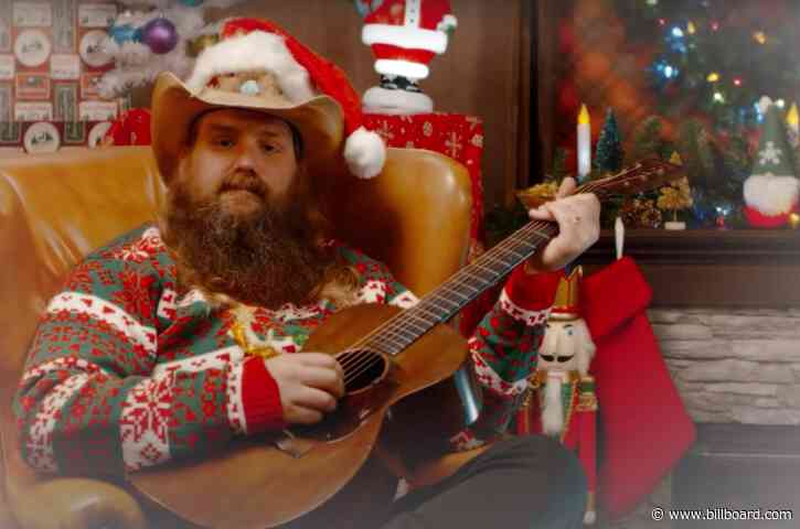 Watch Chris Stapleton Celebrate a ‘Very COVID Christmas’ With These Socially Distanced Carols