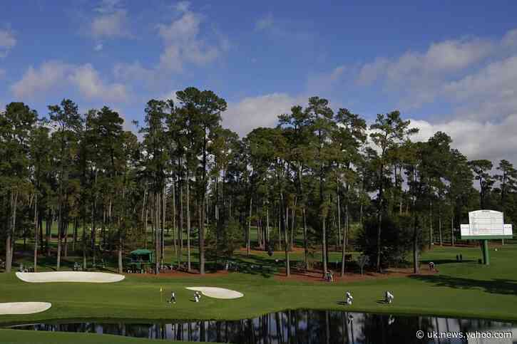 Casey rides the buzz of Masters history to 65 and early lead