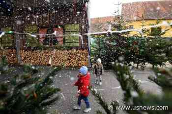 Undaunted by Pandemic, Bavarian Innkeeper Opens Drive-Through Christmas Market