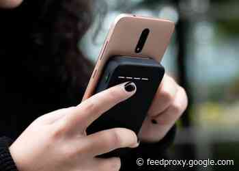 TEVOLT swappable 10W wireless charging battery packs