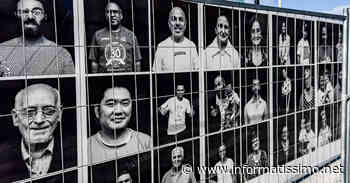 Putignano – L’Ass. D’Aprile spiega il senso delle “foto di comunità” sul Piazzale A.Moro - Putignano Informatissimo