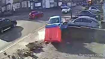 Driver has 6 collisions in under 1 minute during apparent medical episode - Fox News