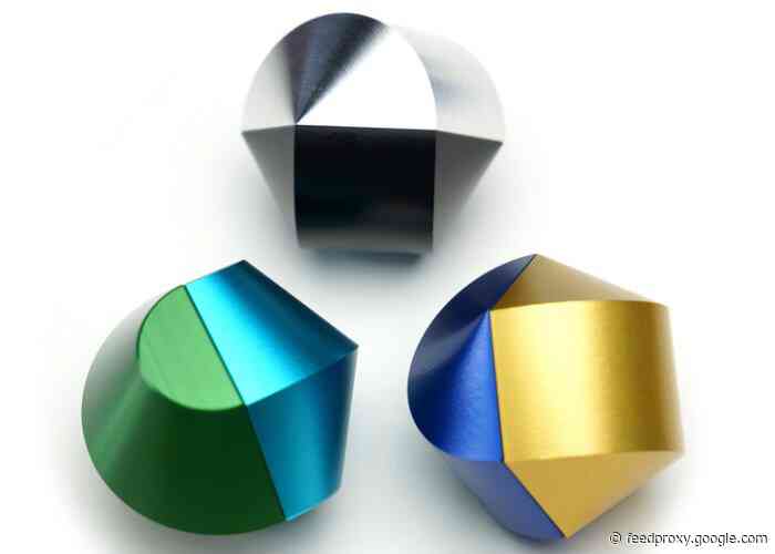 HexaSphericon rolls like a ball without being a sphere