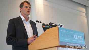 Charlie Clark takes strong lead in Saskatoon mayoral race with 66 of 77 polls reporting