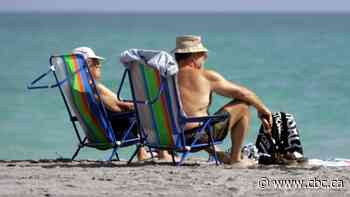 Many snowbirds flocking south despite Canadian government's plea to seniors to stay home