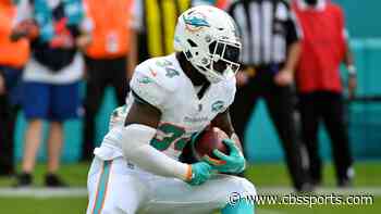 Dolphins waive Jordan Howard after running back was a healthy scratch in Week 10 win
