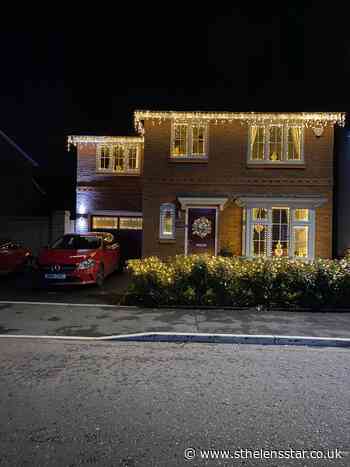 St Helens gets Christmas-sy early! Send in pictures of your festive decorated homes - St Helens Star