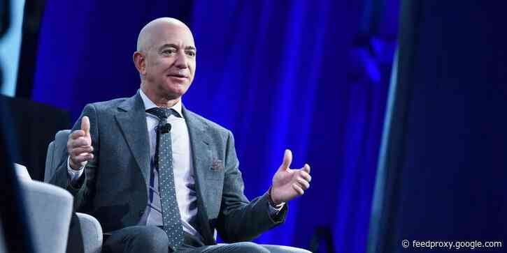 Jeff Bezos was an early investor in Airbnb, which means he's likely to net millions from the home-sharing company's highly anticipated IPO
