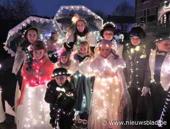 Duizenden lichtjes laten Sinterklaas voelen dat hij welkom is - Het Nieuwsblad