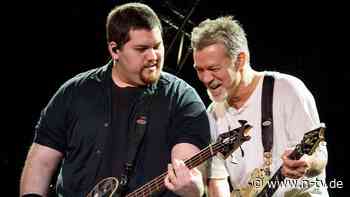 "Das hier ist für ihn": Eddie Van Halens Sohn singt für toten Vater