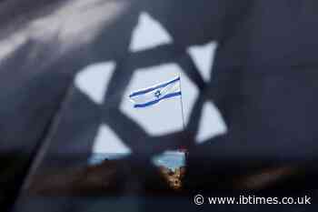 Israel air strikes in Syria kill three troops, hit Iranian targets