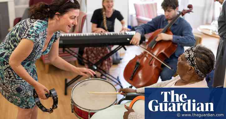 The music project helping dementia patients find their voice during lockdown