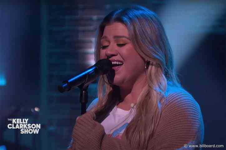 Kelly Clarkson Channels Amy Winehouse With ‘Will You Still Love Me Tomorrow’ for ‘Kellyoke’