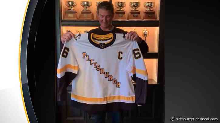 Mario Lemieux Models Pittsburgh Penguins’ New Reverse Retro Jersey