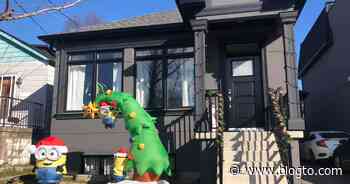 Real-life Grinch steals Christmas decorations from front yard in Toronto - blogTO