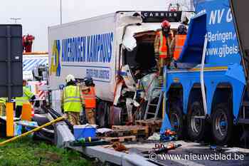 Alweer een ravage voor ‘brokkelviaduct’ van Gentbrugge: vier vrachtwagens op elkaar ingereden