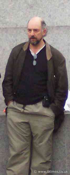 'The West Wing' star Richard Schiff off oxygen amid battle with COVID-19