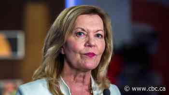 Confusion bubbles as feds won't confirm health minister's figures on COVID-19 vaccine rollout