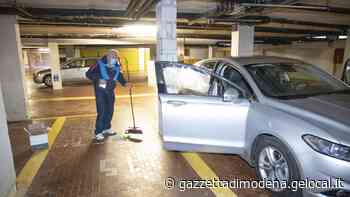 Modena Raid dentro il garage: danneggiate tre auto - La Gazzetta di Modena