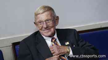 Hall of Fame college football coach Lou Holtz, 83, tests positive for COVID-19