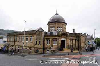 Darwen advice surgery cancelled as councillors tell residents to 'call or email us'