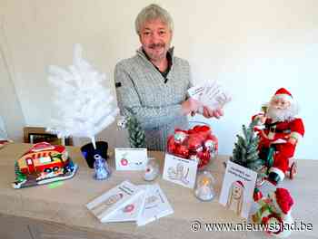 Vrijwilliger Frank verkoopt kerstkaarstjes voor eerste Ronal... (Aalst) - Het Nieuwsblad